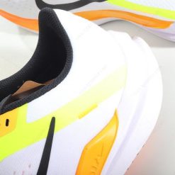Nike Air Zoom Winflo 10 ‘Hvit Oransje Svart’ Sko DV4022-101