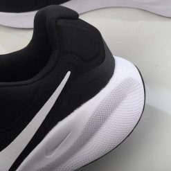 Nike Revolution 7 ‘Hvit Svart’ Sko FB2208-003