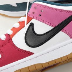 Nike SB Dunk Low Pro QS ‘Hvit Svart Rød Rosa’ Sko DH7695-100